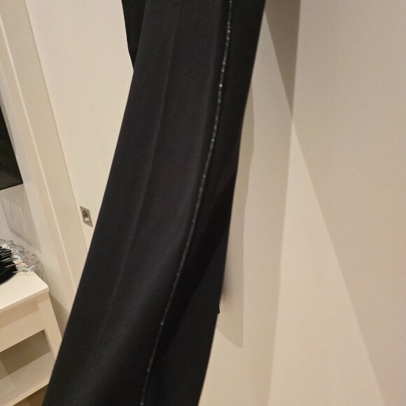 Bailey 44 Black Cropped Pants with shimmer side stripe Size 4 - Picture 2 of 7